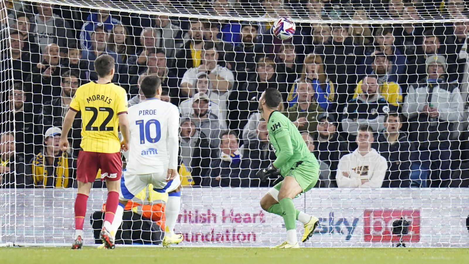 Leeds strike early to beat Watford