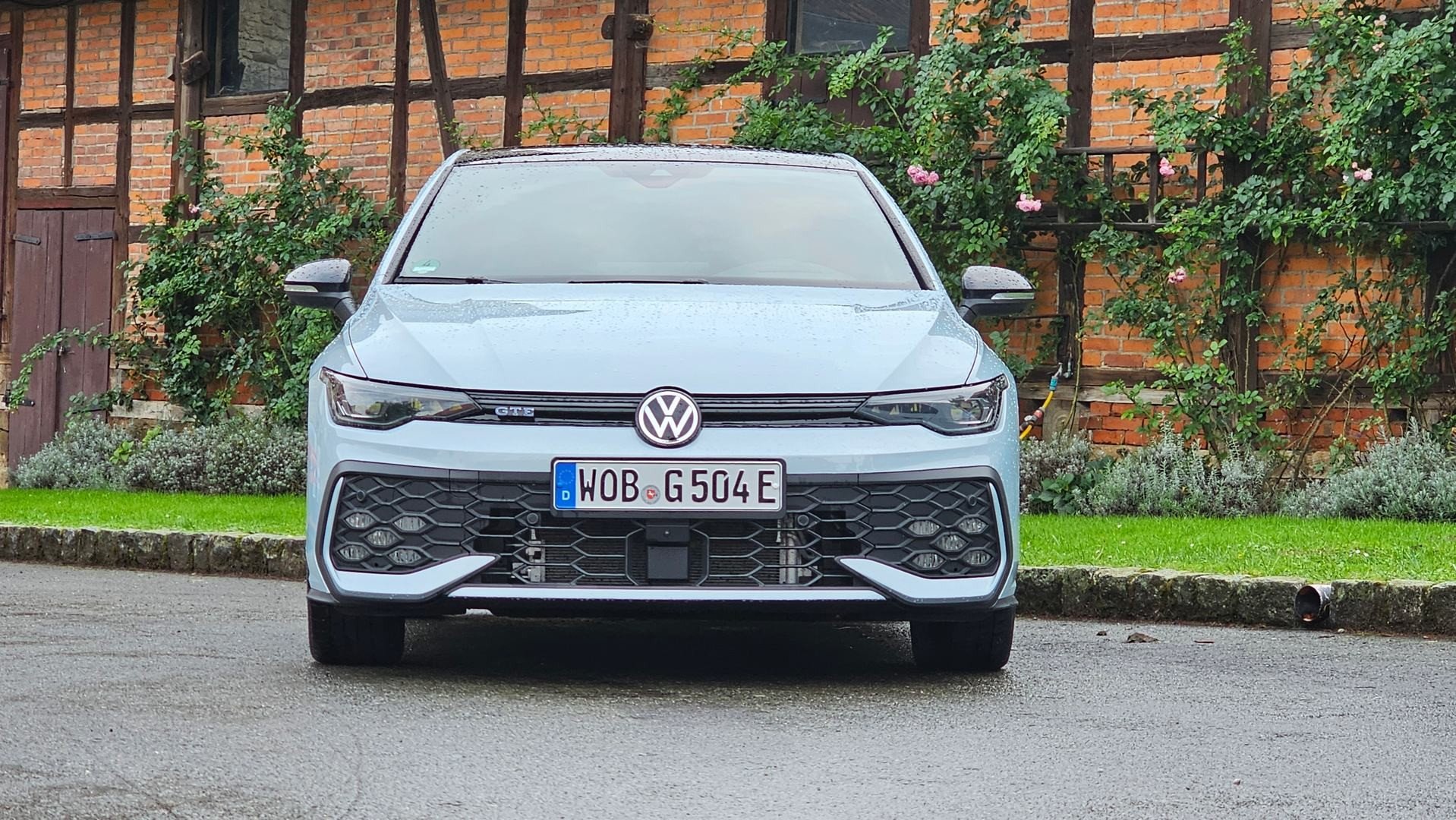 Prova Volkswagen Golf GTE: come va la "8.5" ibrida Plug-in | Video