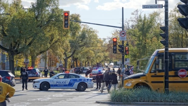 4 teens injured in fight outside Montreal high school