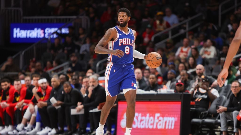 76ers' George suffers hyperextended left knee