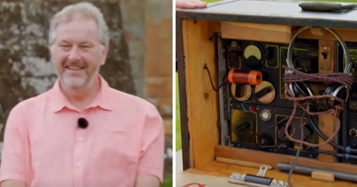 Antiques Roadshow guests taken back as 'special' radio found in shed given top price tag