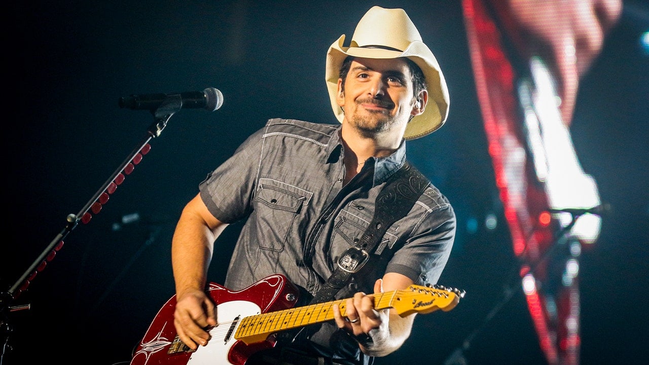 Brad Paisley on World Series, possibility of going viral singing the national anthem