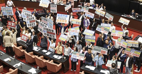 Budget stalemate continues as opposition lawmakers block review