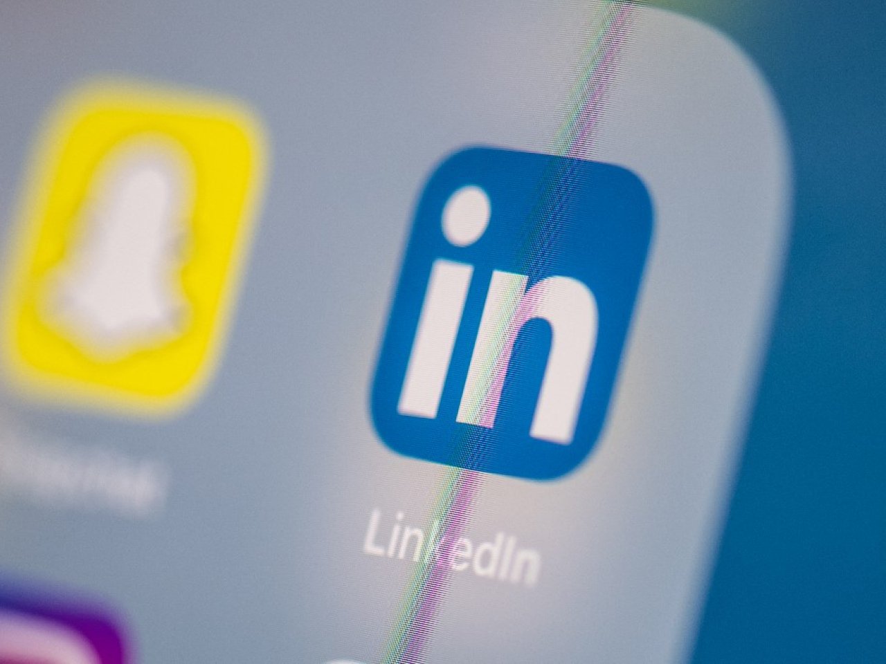 Concerns raised over LinkedIn tapping user data for AI