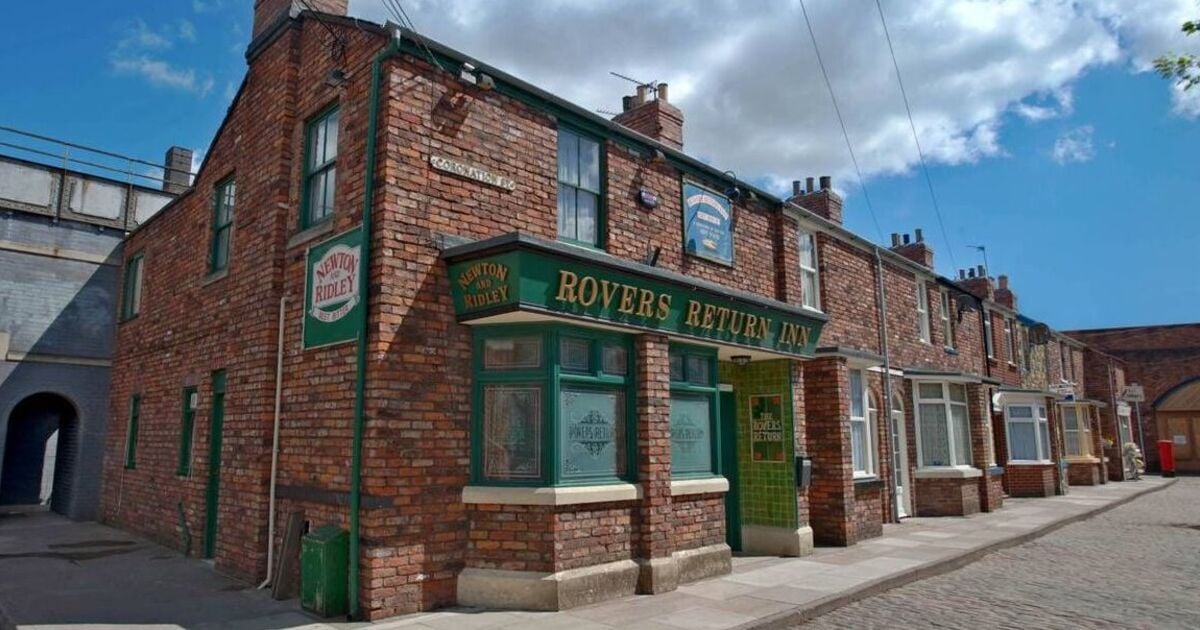 Coronation Street star reveals bosses axed 'way too expensive' stunt that killed residents