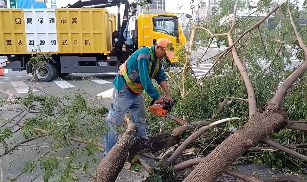 Disaster response center disbands as Krathon clean-up winds down