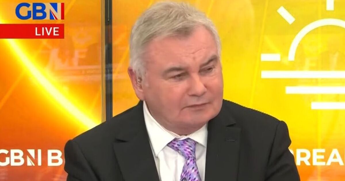 Eamonn Holmes branded 'unprofessional' as GB News fans rage at on-screen habit