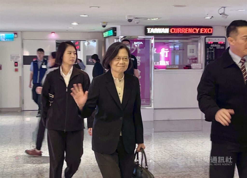 Ex-president Tsai departed for Europe on first post-term overseas trip