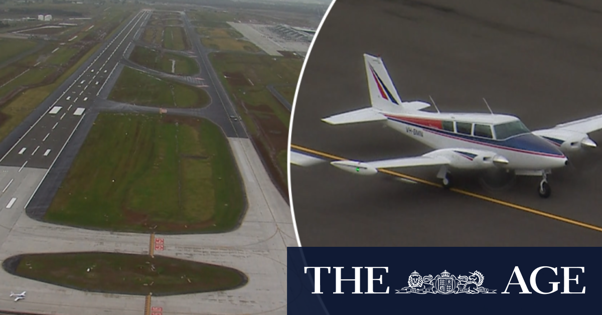 First plane lands at Western Sydney Airport as runway tests begin