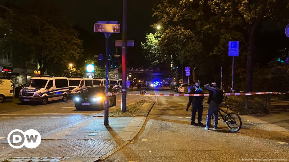 Germany: WWII bomb defused in Hamburg's nightlife district