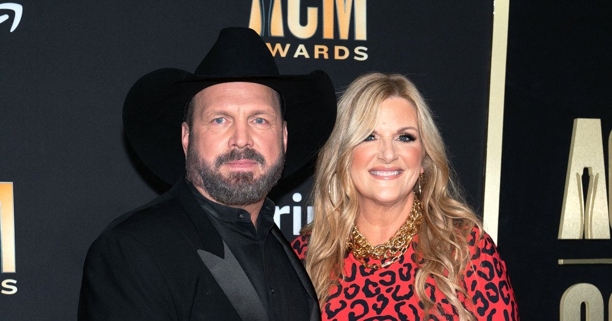 Hairstylist Claims Garth Brooks Suggested Threesome With Trisha Yearwood