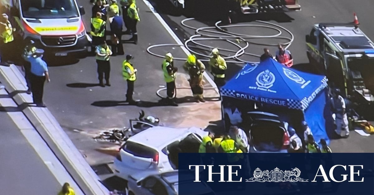 Harbour Bridge traffic at standstill after fatal crash