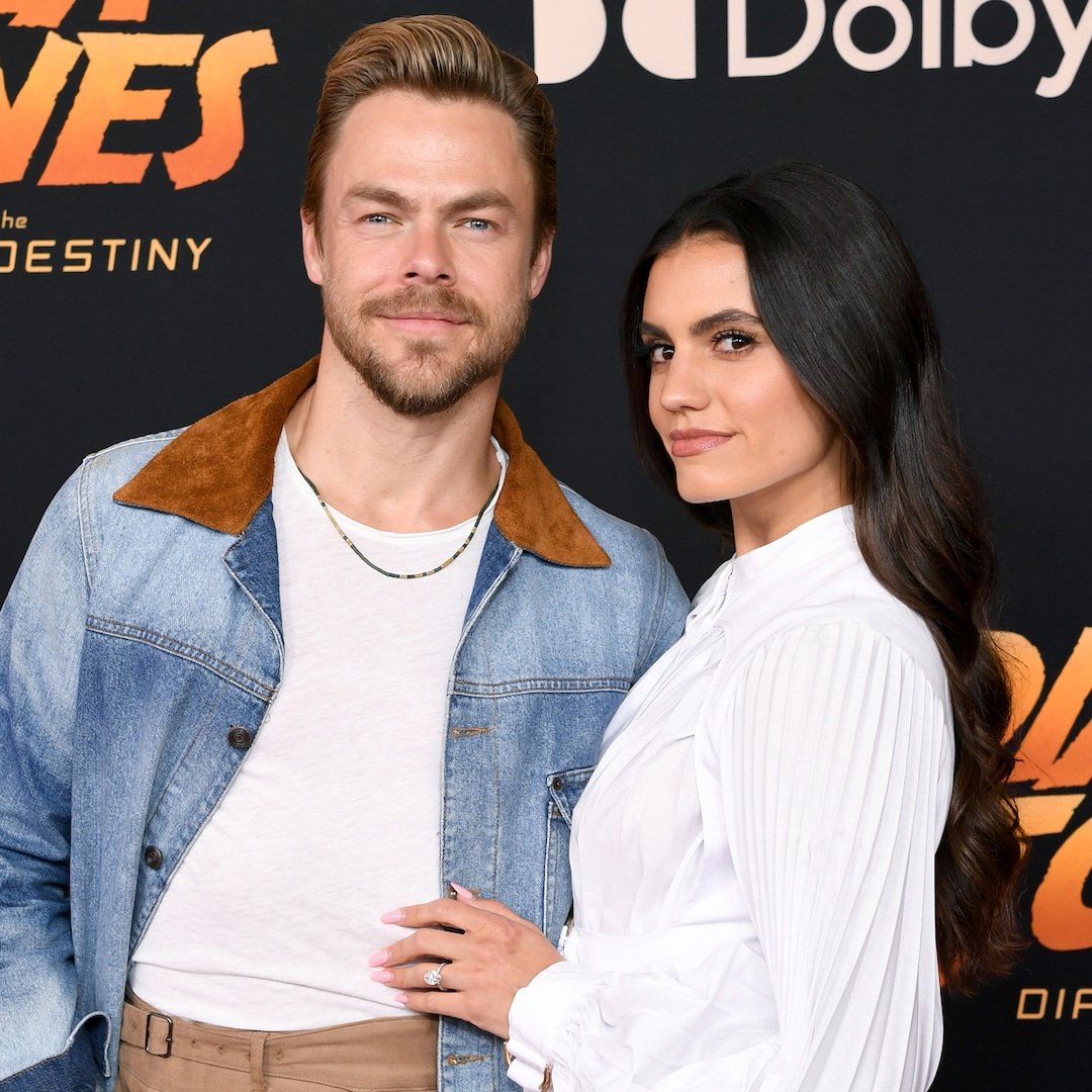  Hayley Erbert Returns to DWTS With Husband Derek Hough After Surgery 