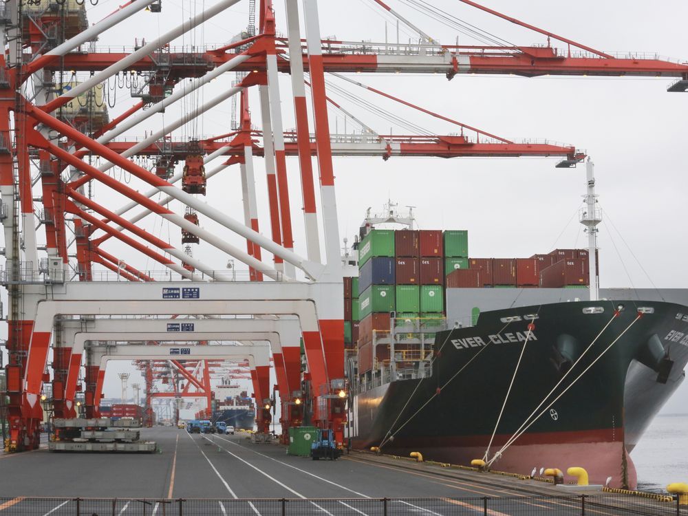 Japan records trade deficit on weak yen, slowing exports