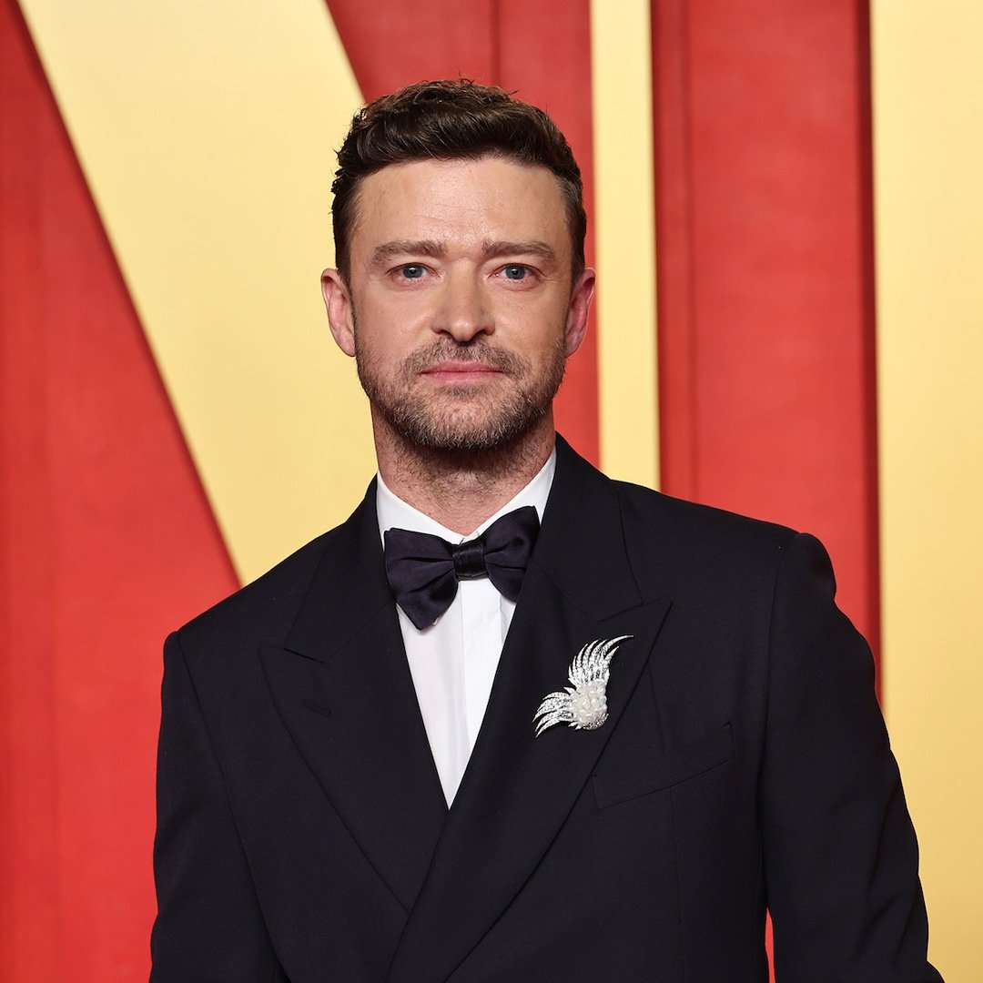  Justin Timberlake Has Best Reaction to Divorce Sign at Concert 