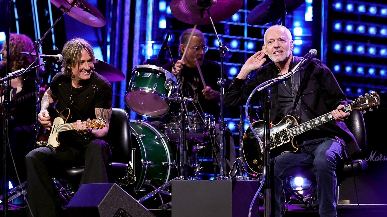 Keith Urban Shreds With Peter Frampton For Rock and Roll Hall of Fame Induction