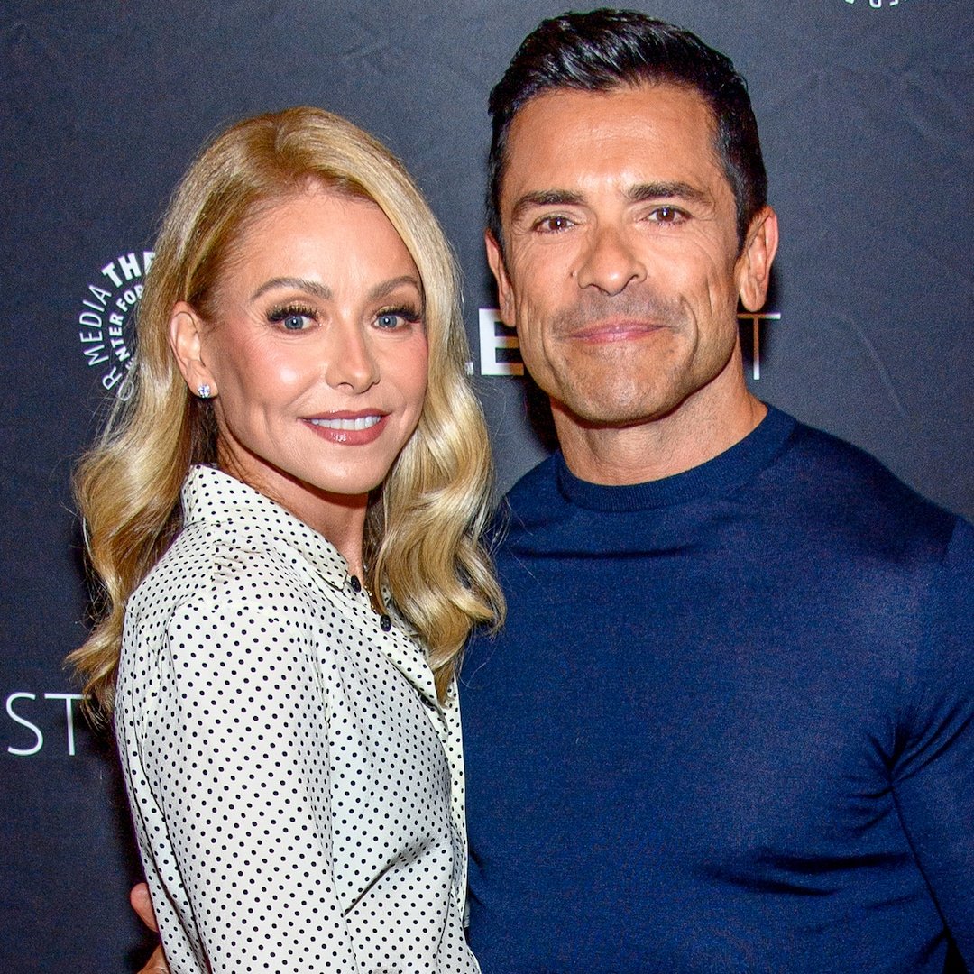  Kelly Ripa Jokes About Wanting a "Gray Divorce" From Mark Consuelos 