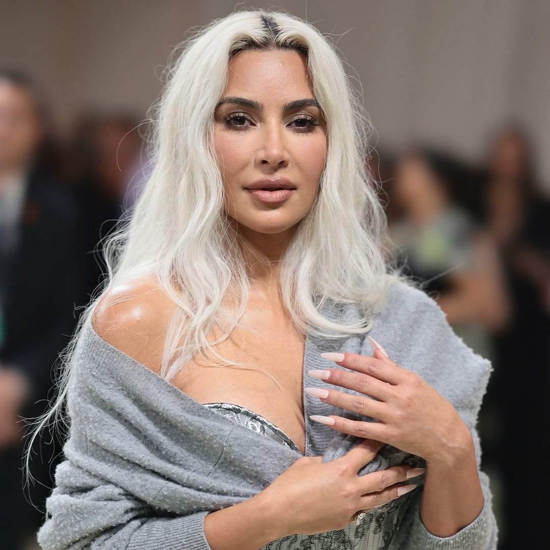  Kim Kardashian Is Unrecognizable in Albino Alligator Halloween Costume 