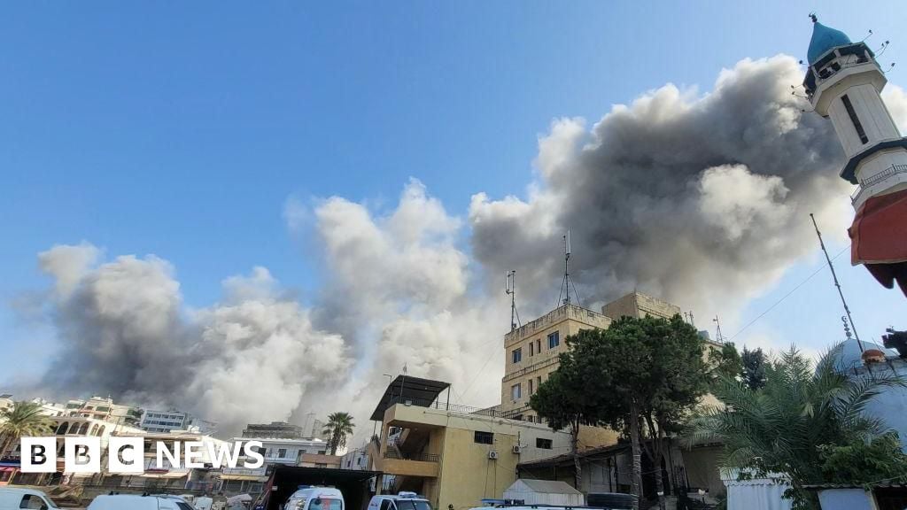 Lebanon: Mayor and 15 others killed in Israeli strike