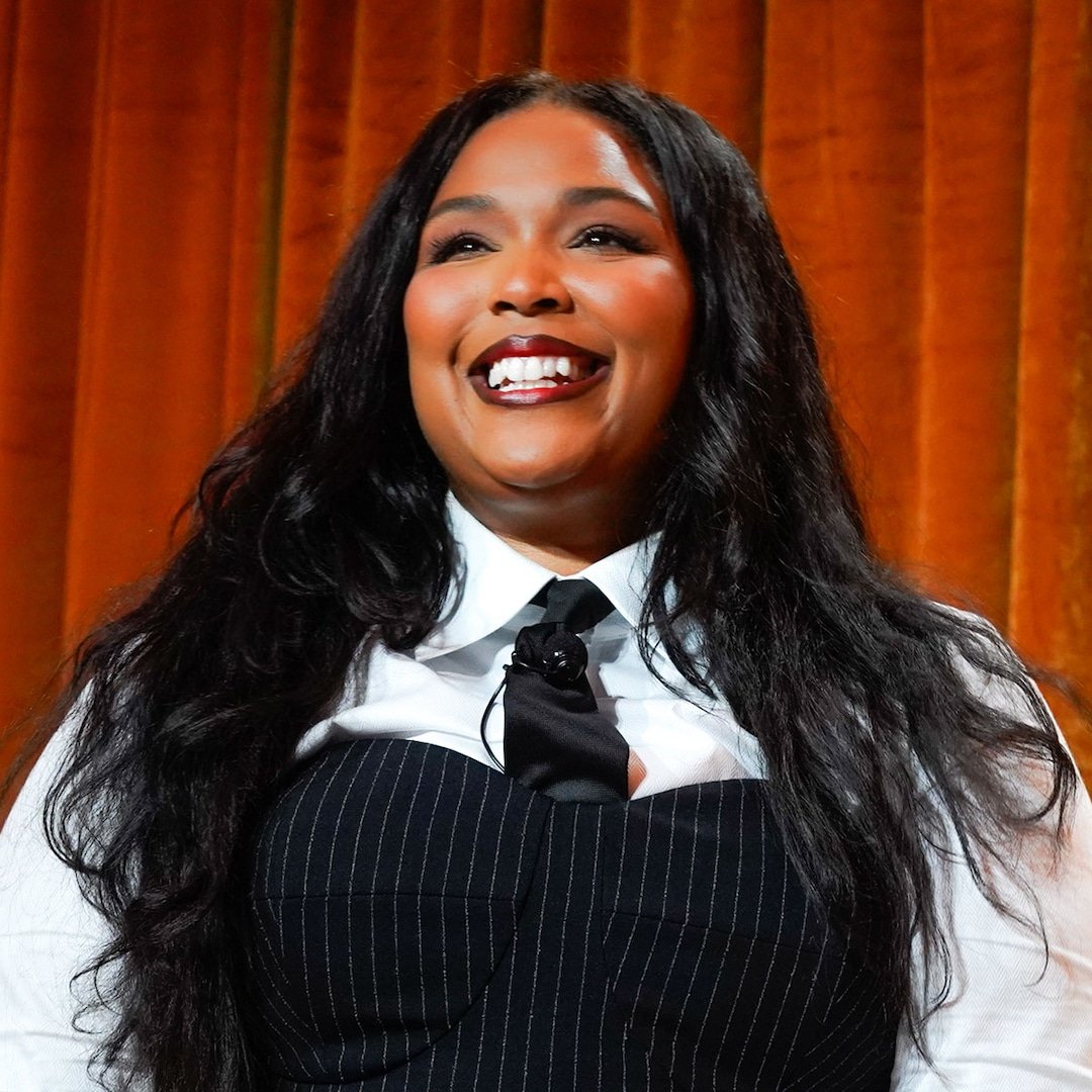  Lizzo Clarifies Her Stance on Taking a "Gap Year" 