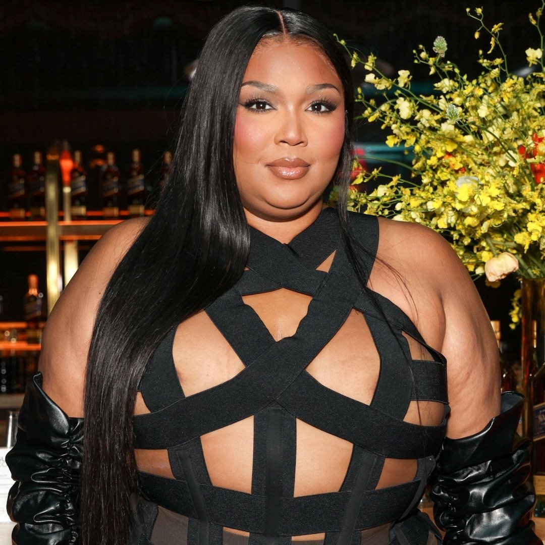  Lizzo Rocks Bodysuit in New Video After Unveiling Transformation 