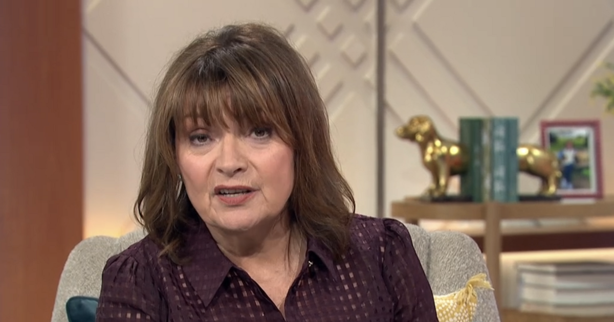 Lorraine Kelly halts ITV show to announce tragic death of co-star from cancer