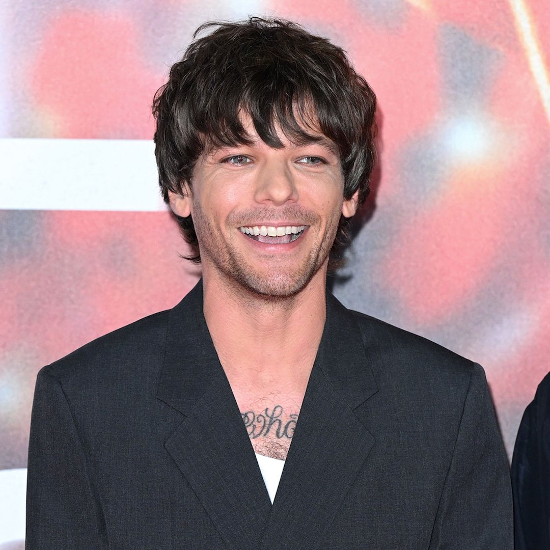  Louis Tomlinson's Son Freddie, 8, Makes Rare Appearance With Family 