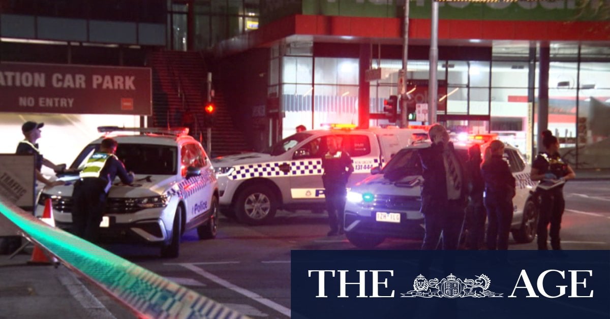 Man found with suspected gunshot wound in Melbourne's CBD