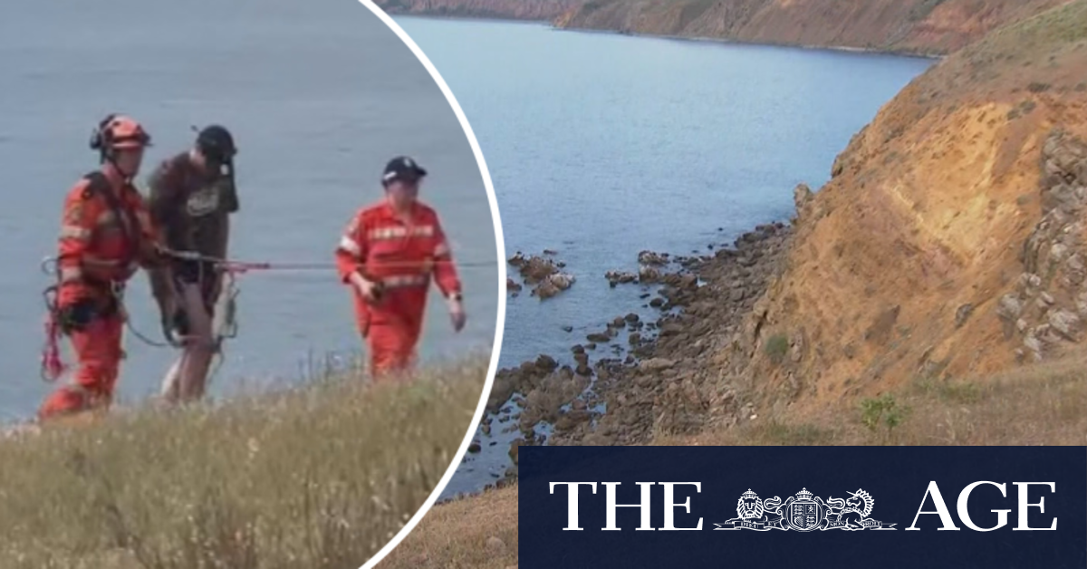 Man rescued from cliff face near Adelaide