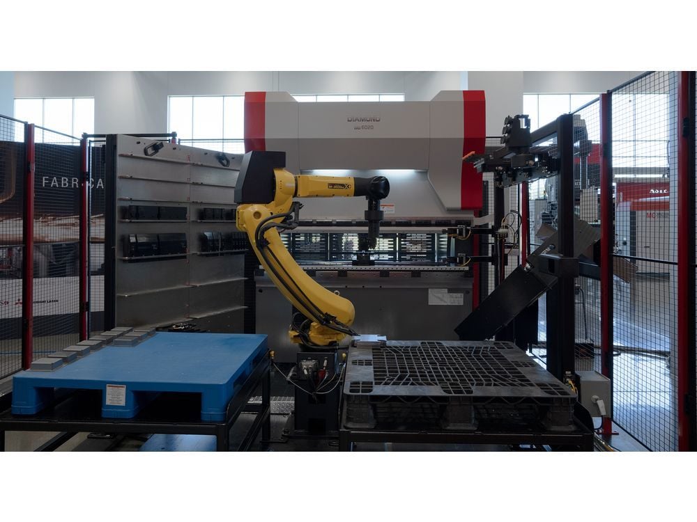 MC Machinery Systems Partners with Acieta to Offer the FastBEND Robotic Bending Cell