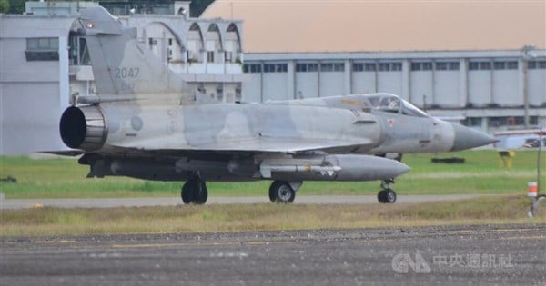 Mirage-2000 pilot returns to flying status: Taiwan's Air Force