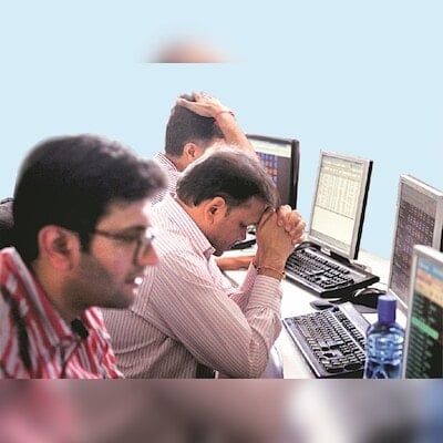 Mkts suffer worst week in over 2 yrs; West Asia crisis weighs on sentiment