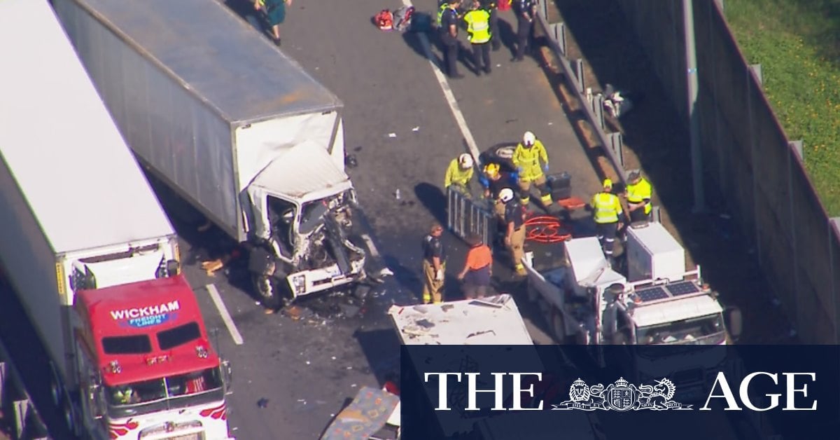 Multi-vehicle crash causes havoc on Logan Motorway