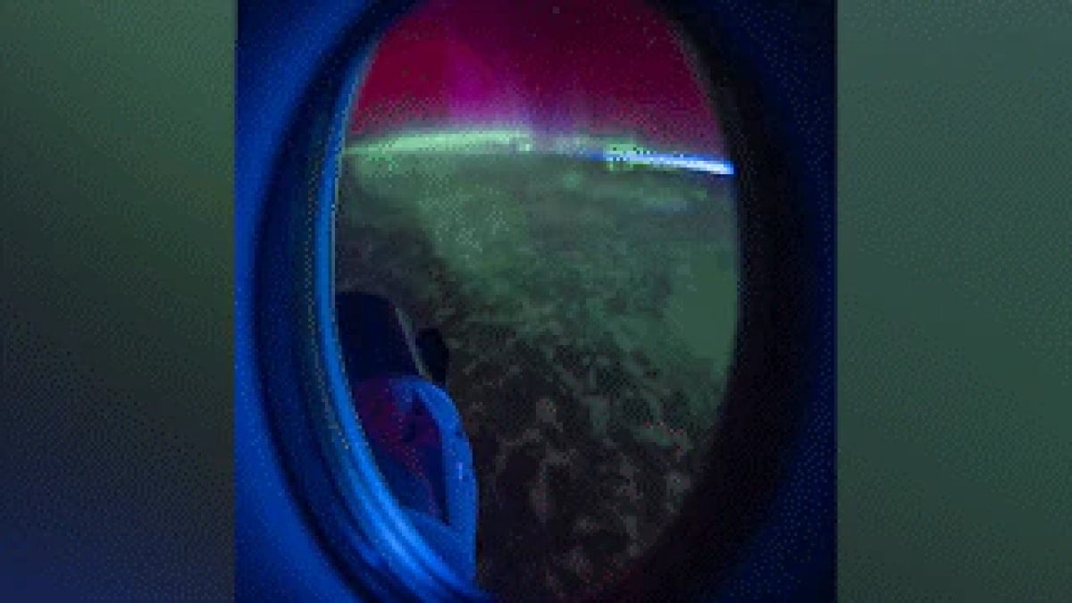 NASA Astronaut Records Timelapse of Red and Green Auroras From Space