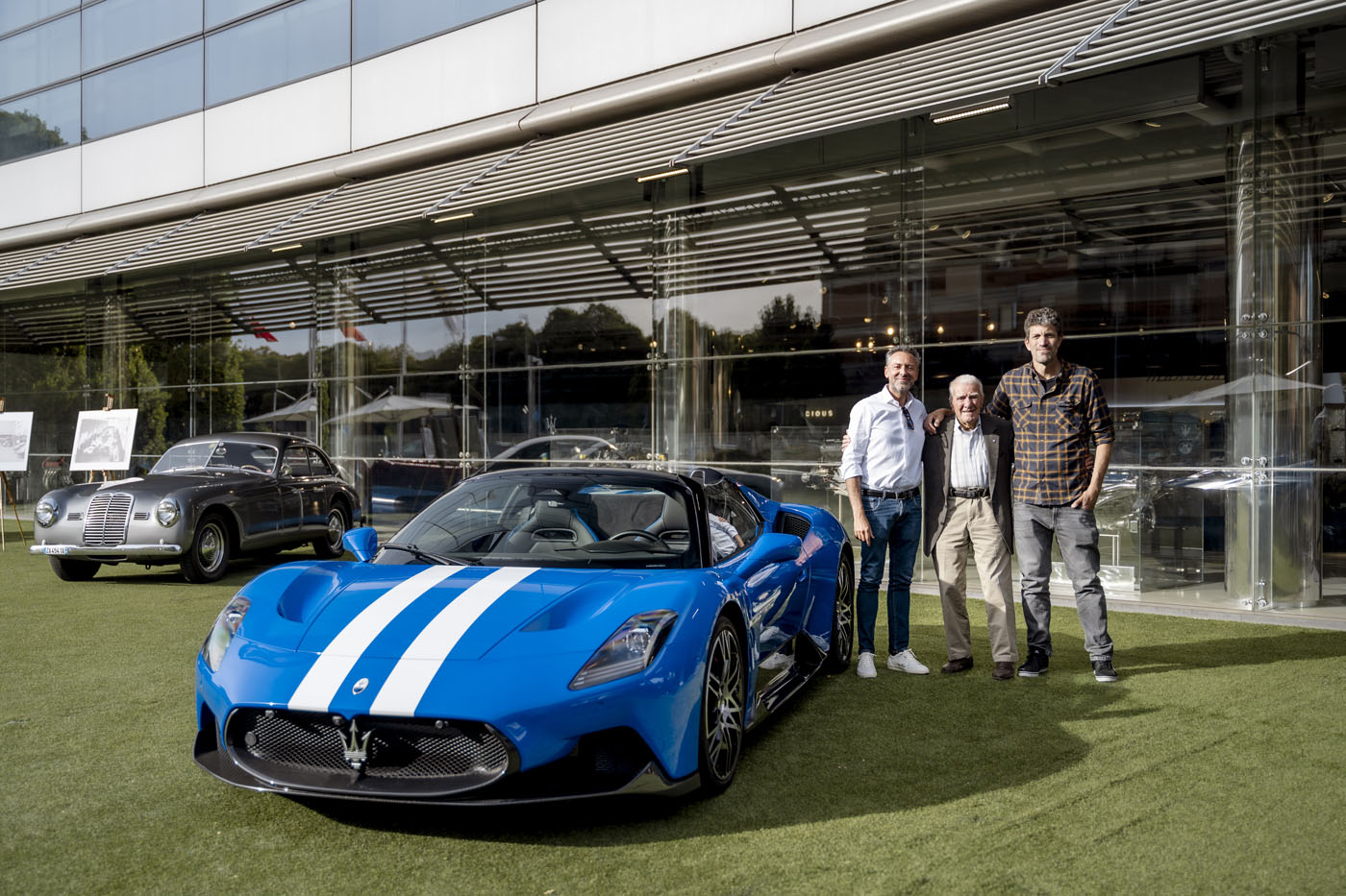 New One-Off Bespoke Maserati MC20 Maserati per Maserati Unveiled