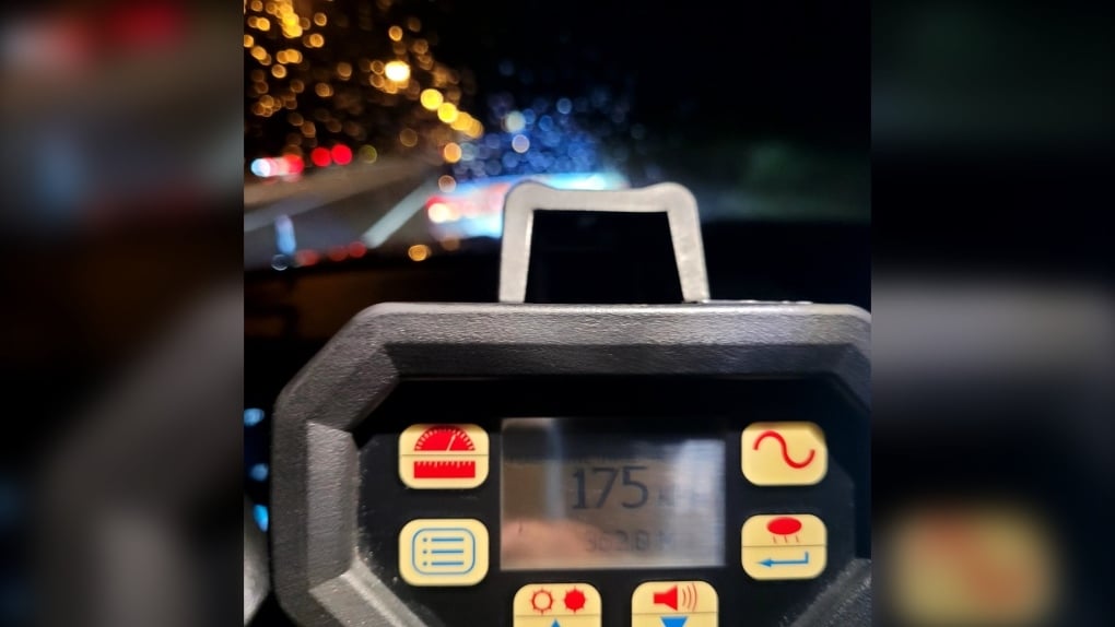 OPP charge driver going 175 km/h on Highway 417 in Ottawa