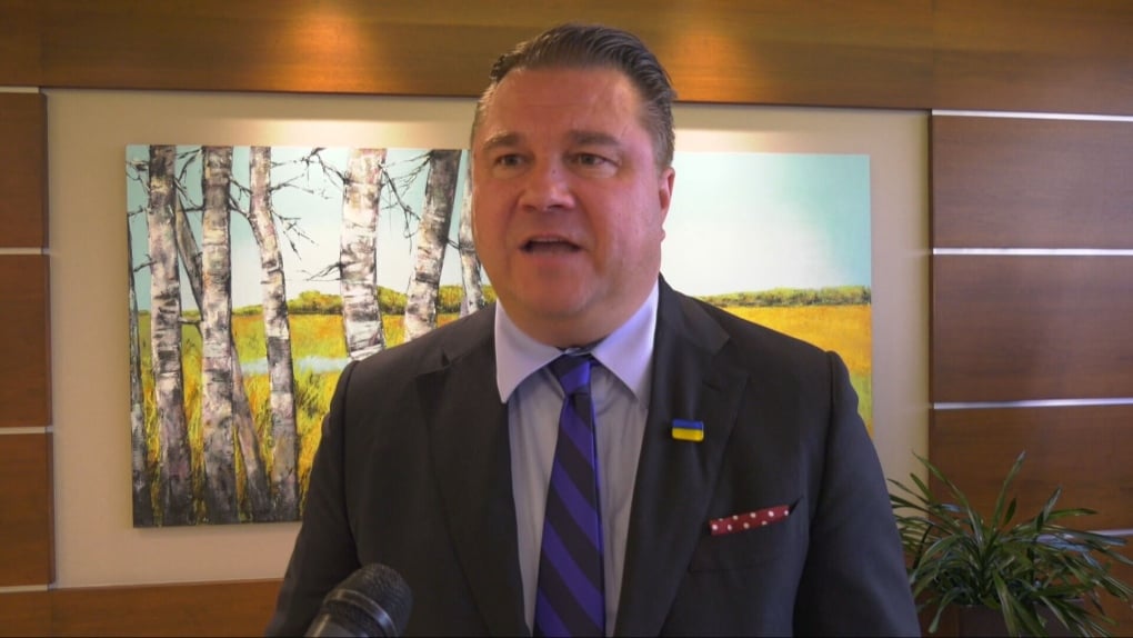 Ousted Manitoba NDP caucus member accuses premier of grabbing and yanking arm