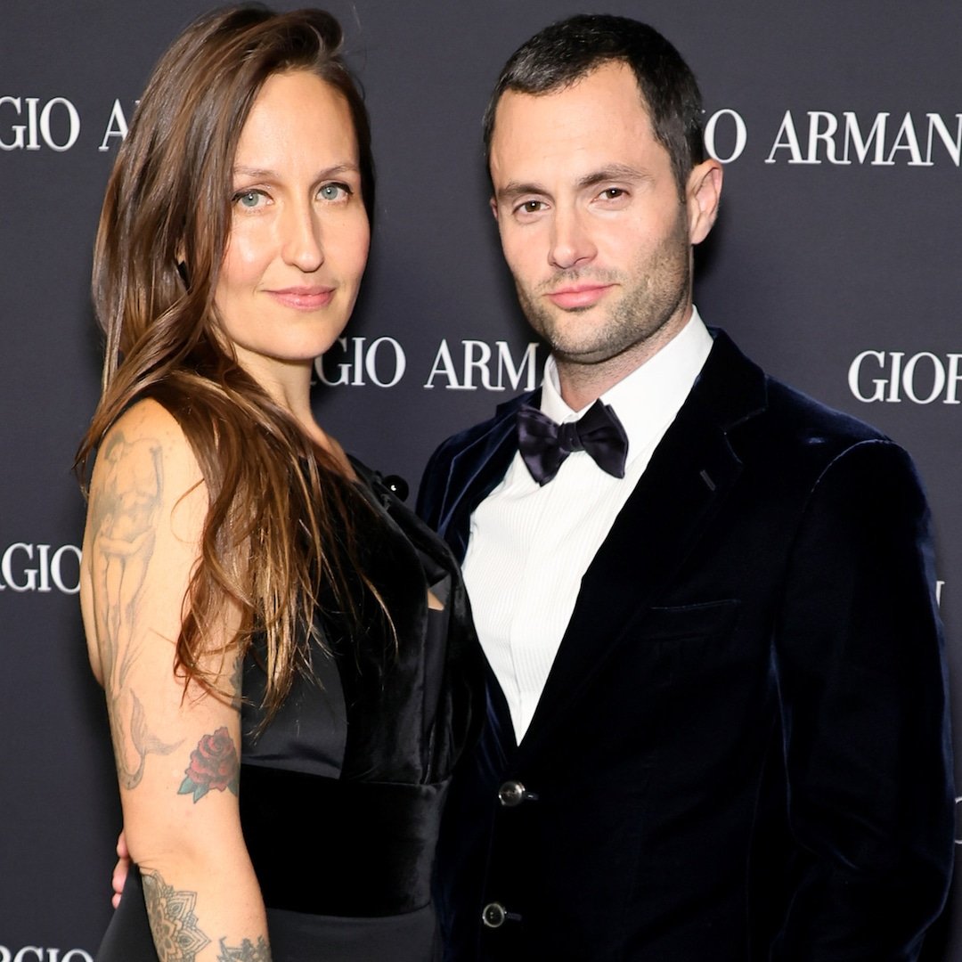  Penn Badgley and Wife Domino Kirke Make Rare Red Carpet Appearance 