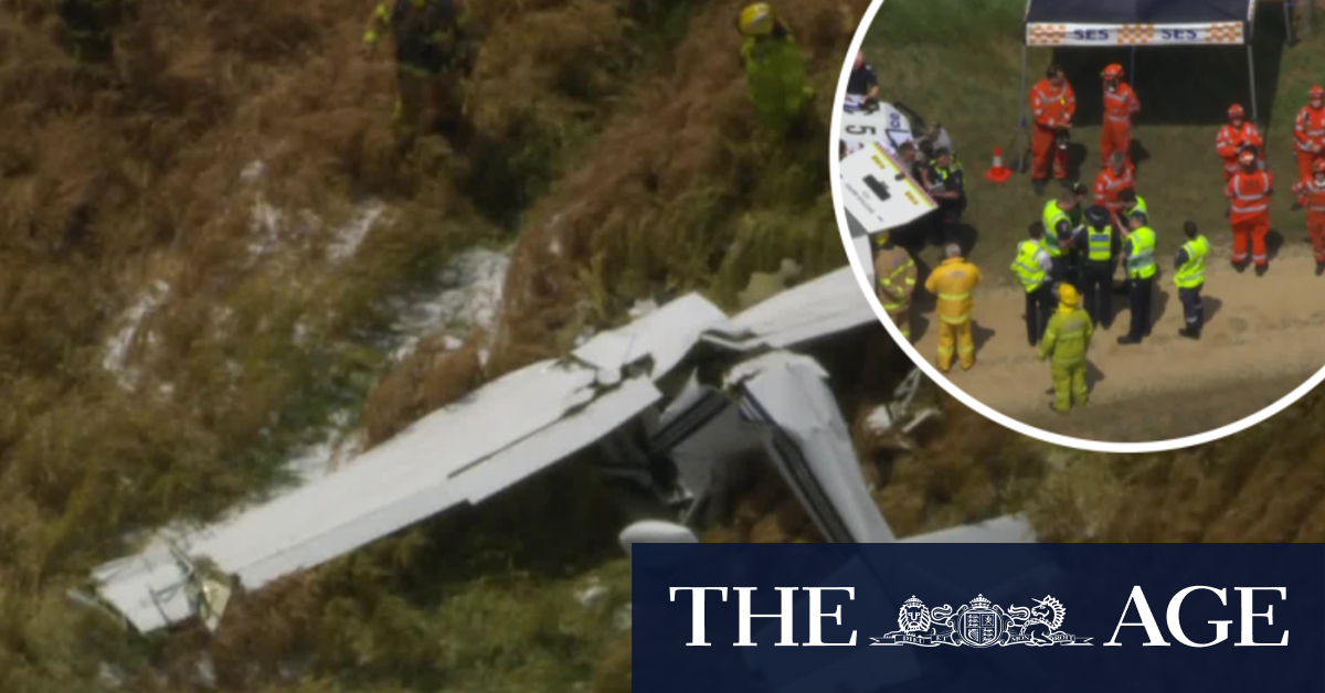 Pilot dead after light plane crashes near Melbourne