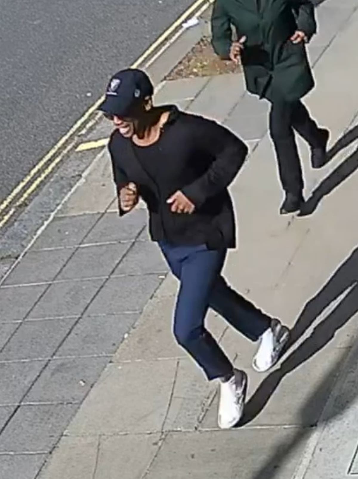 Police search for attacker after unprovoked assault on a father walking with his young son in Notting Hill