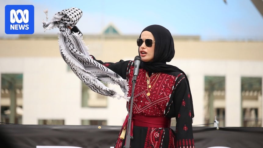 Pro-Palestine protesters rally on Parliament House lawns in solidarity with victims of war in Middle East