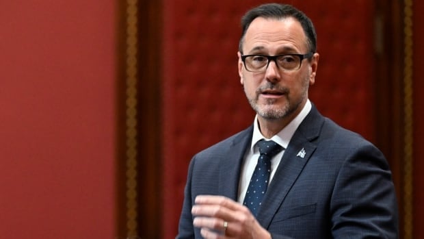 Quebec tables bill to limit international students in province