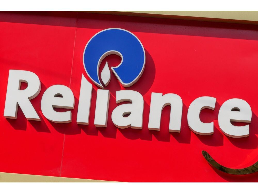 Reliance Misses Profit Estimate on Poor Show by Energy Units