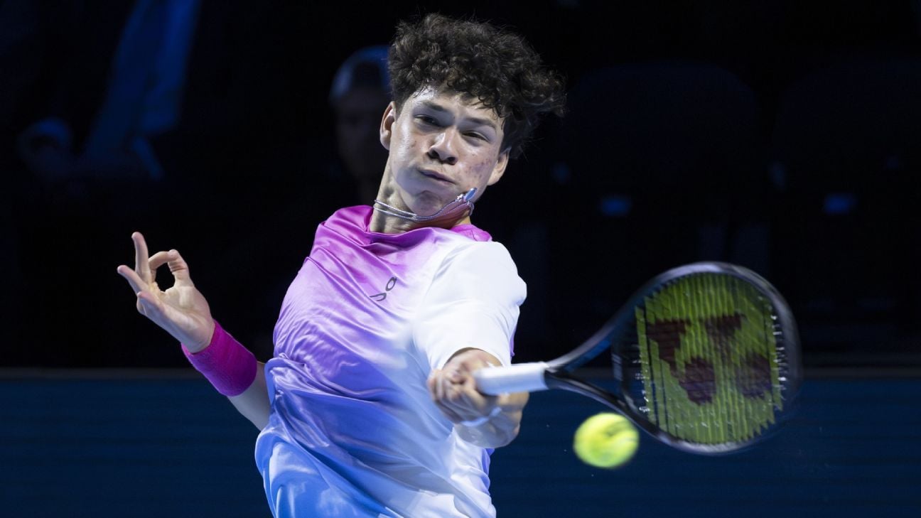 Shelton beats No. 1 Rublev at Swiss Indoors