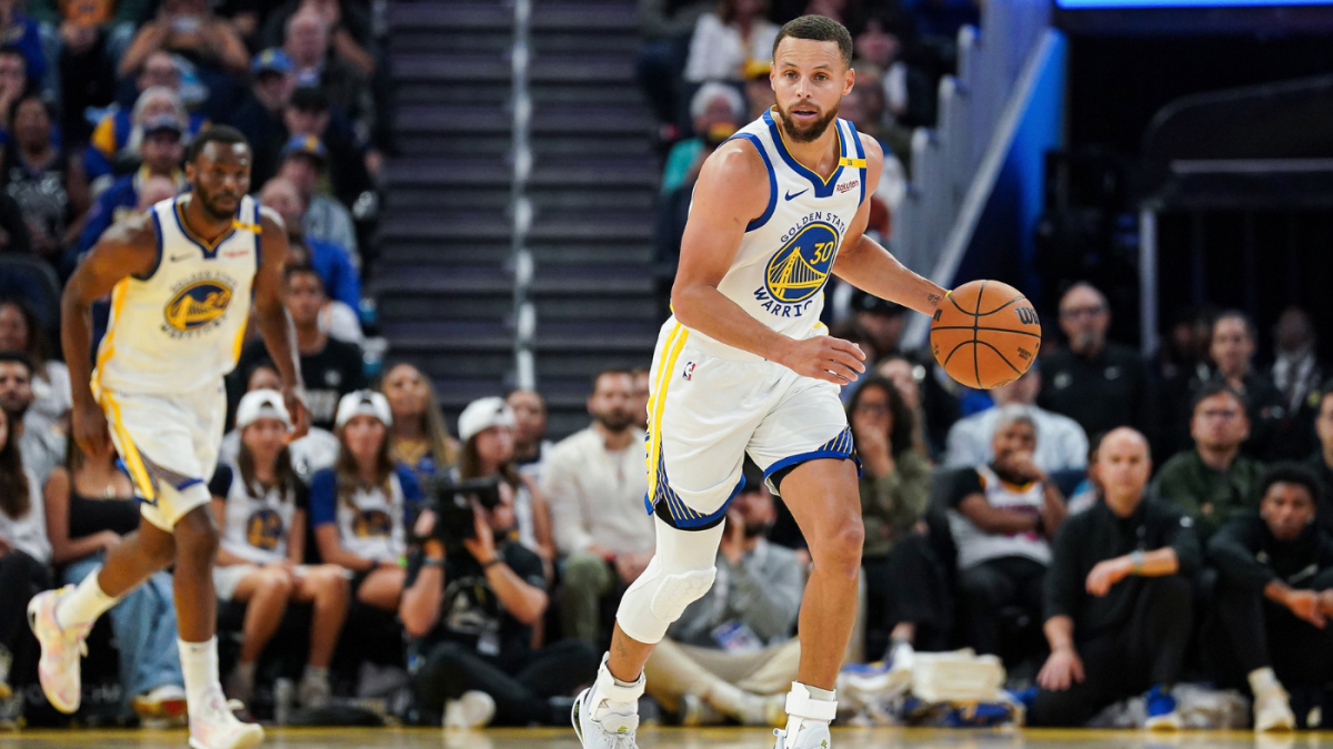  Stephen Curry injury update: Warriors star limps to locker room with sprained ankle vs. Clippers 