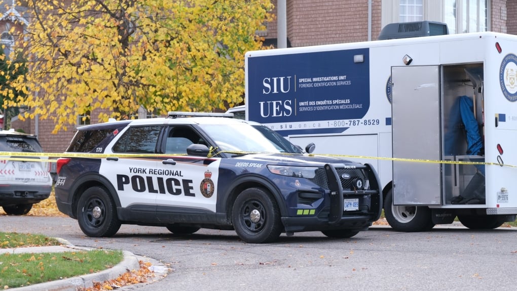 Teenage boy dead after exchange of gunfire with 4 officers in Aurora, Ont.: SIU