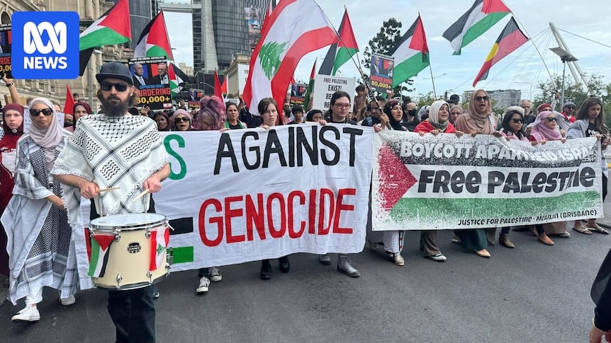 Thousands of pro-Palestinian protesters in Brisbane call on federal government to demand ceasefire in Middle East