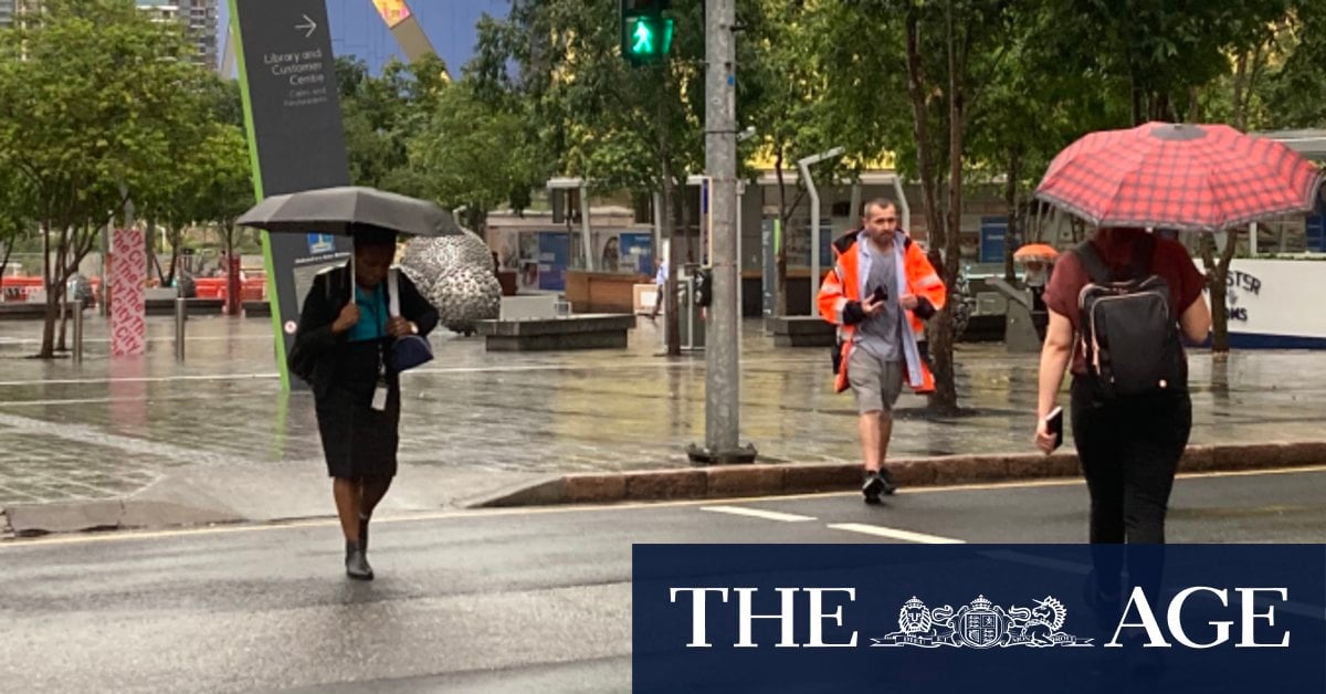 Thunderstorm warning issued for Brisbane as storm season kicks off