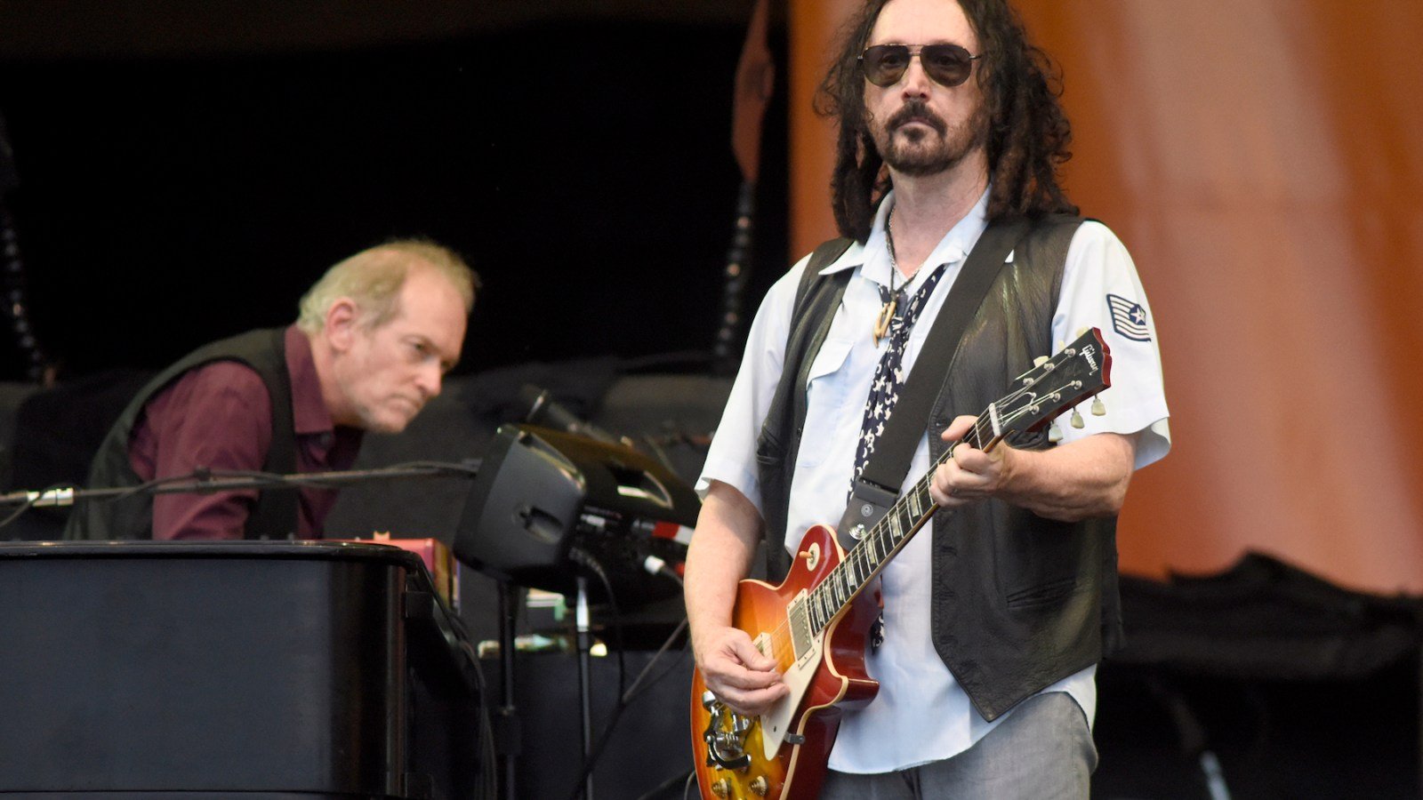 Tom Petty and the Heartbreakers Guitarist Mike Campbell Pens Memoir