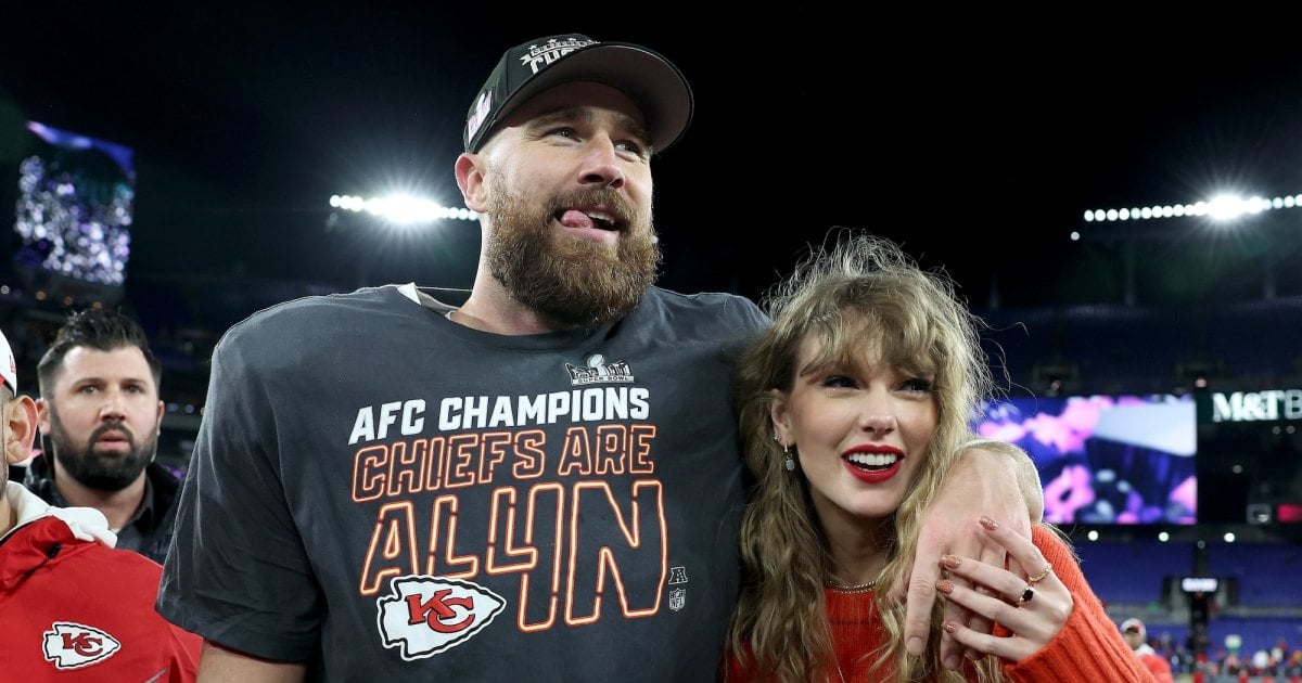 Travis Kelce 'Likes' Cute Video of Taylor Swift Singing Onstage at 11